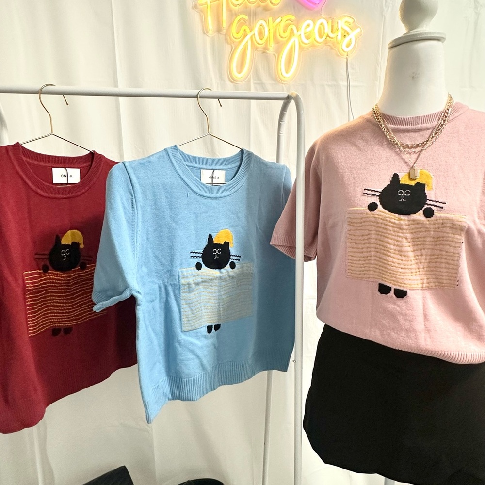 Cute Cat Graphic Knit Shirt - Red